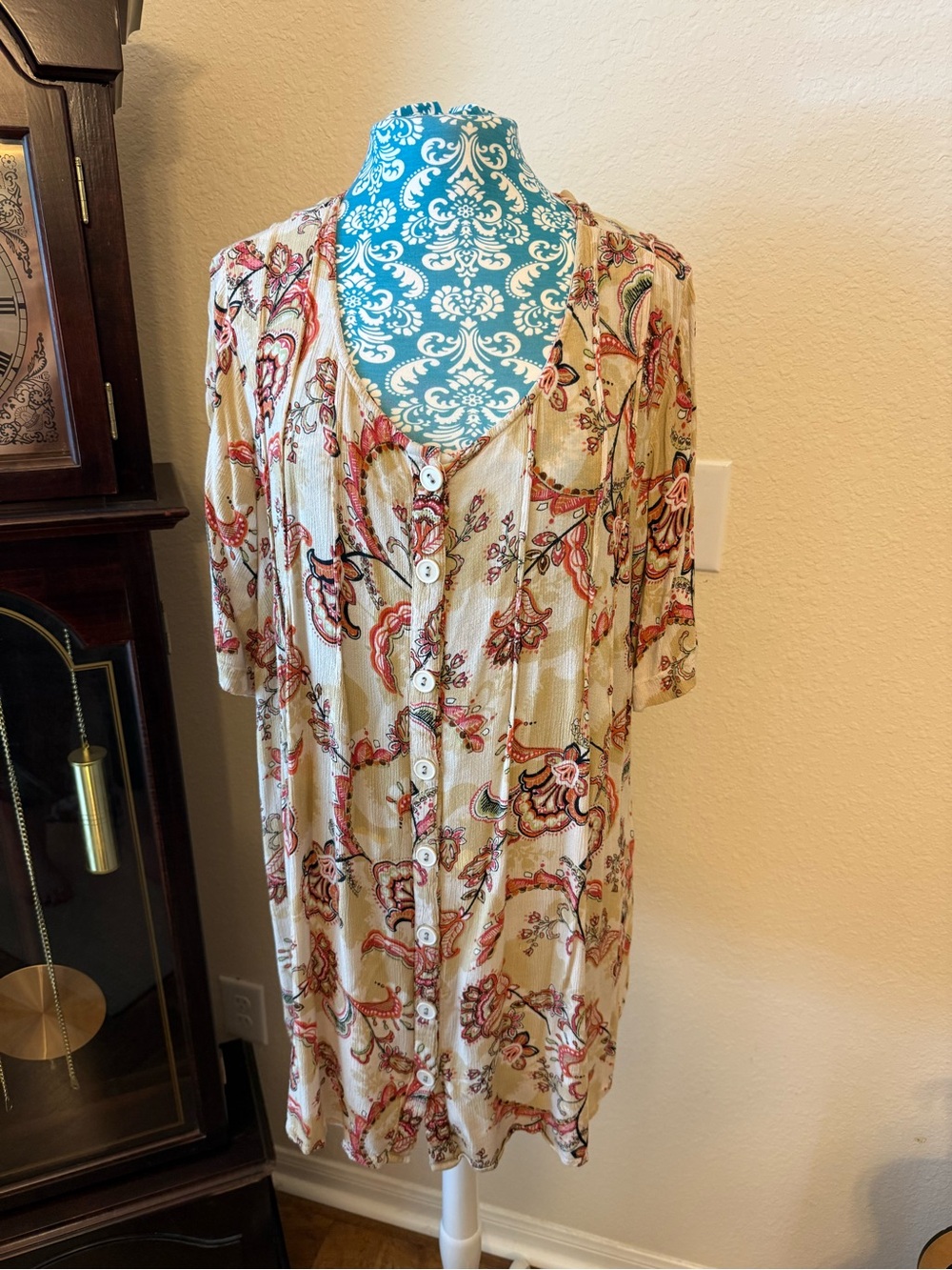 Roaman's Cream Paisley Button-Front Women’s Top